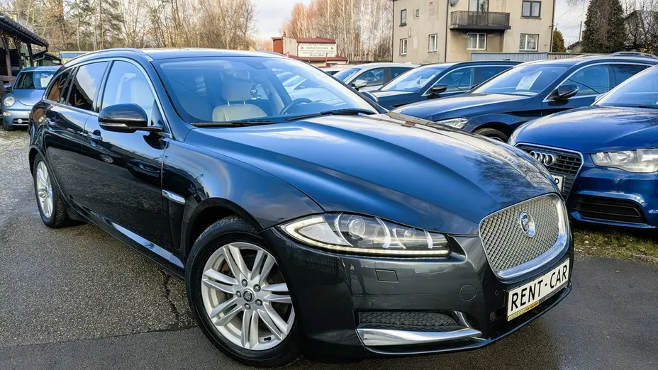 JAGUAR XF -
