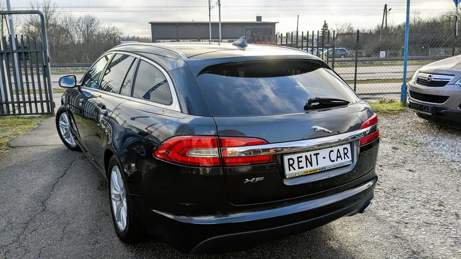 JAGUAR XF -