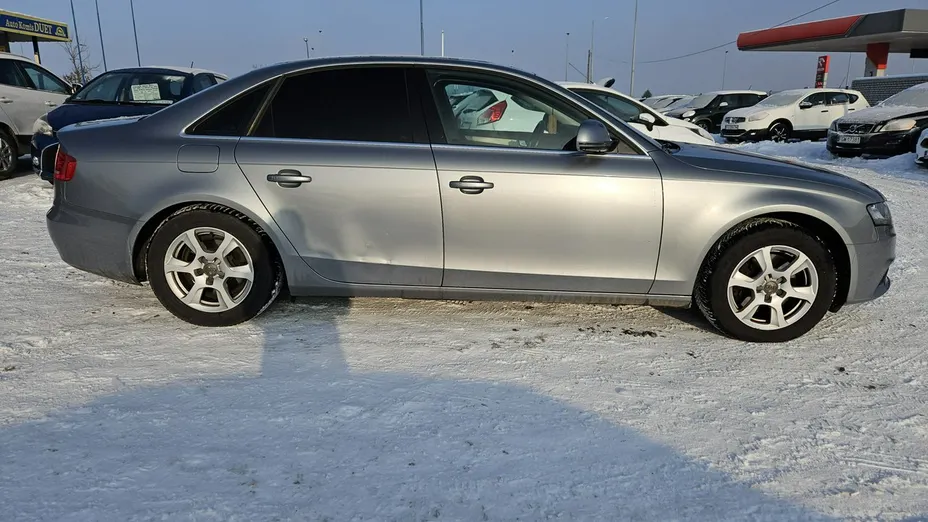 AUDI A4 -