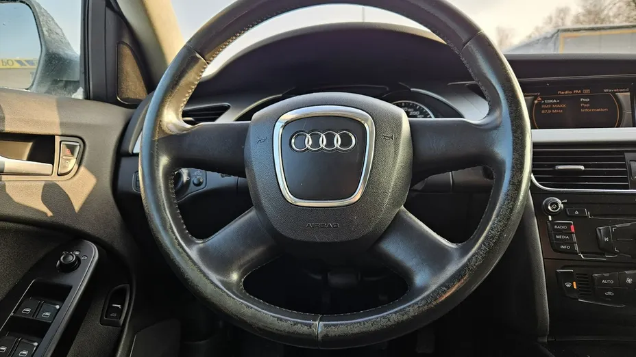 AUDI A4 -