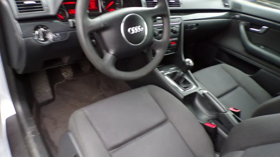AUDI A4 -
