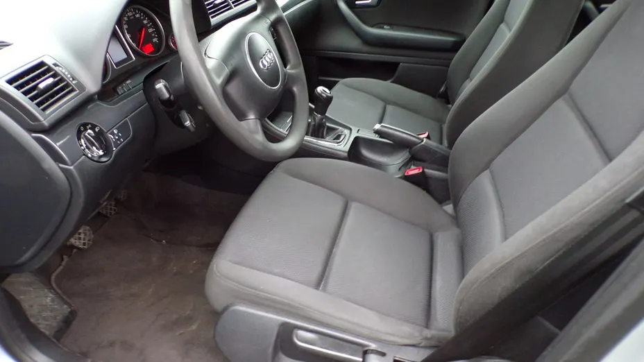 AUDI A4 -