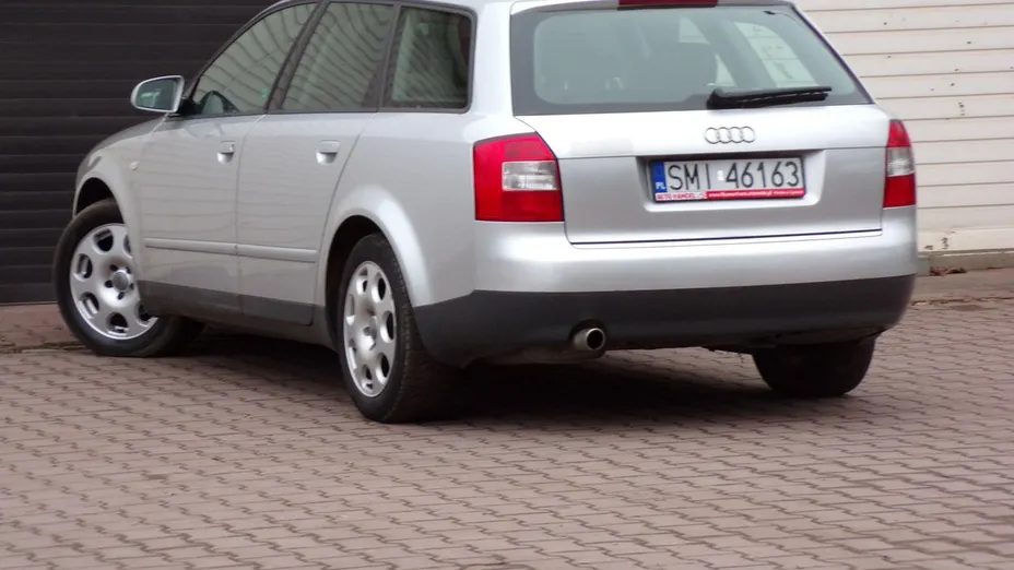 AUDI A4 -