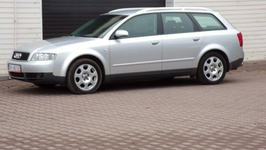 AUDI A4 -