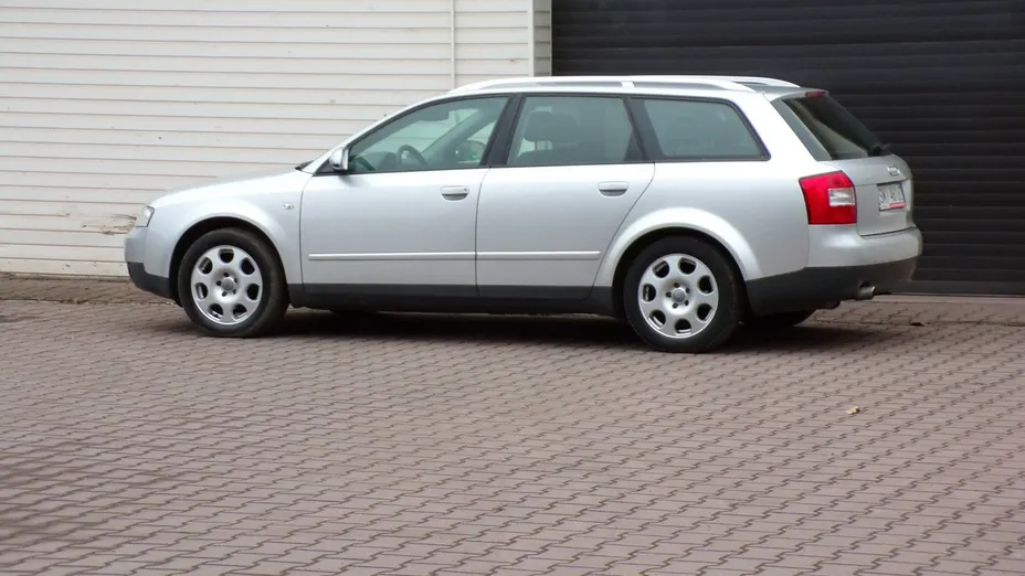 AUDI A4 -
