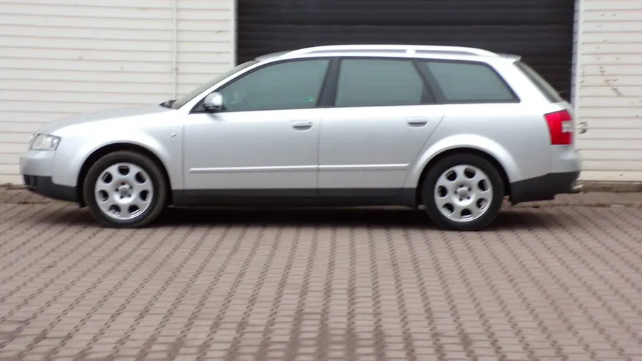 AUDI A4 -