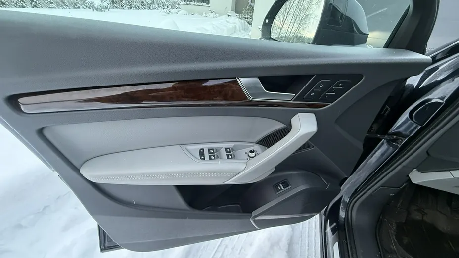 AUDI Q5 -