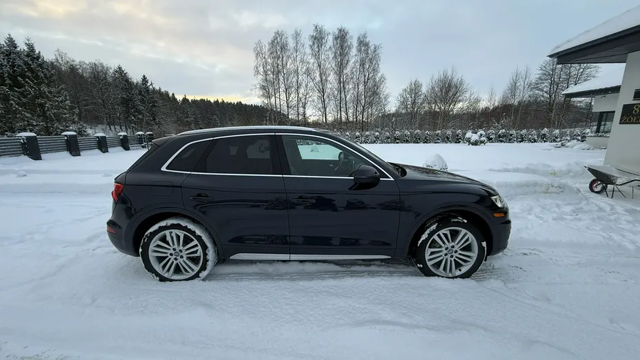 AUDI Q5 -