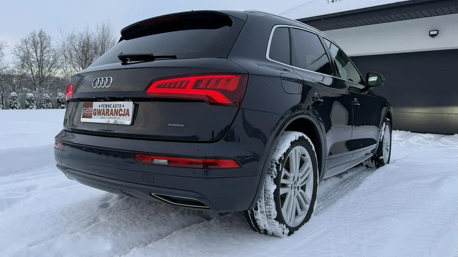 AUDI Q5 -