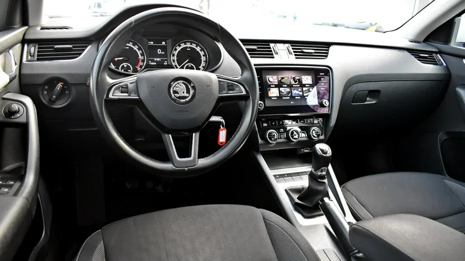SKODA Octavia -