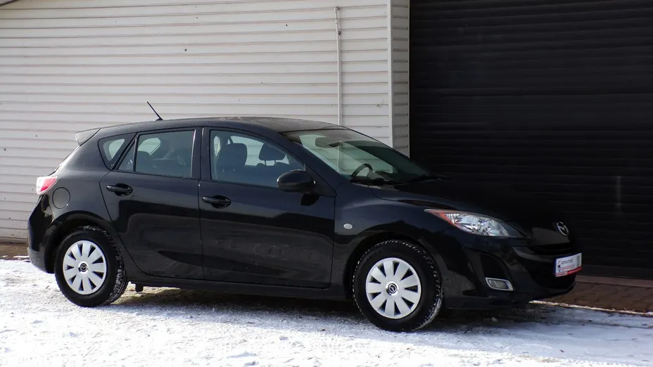 MAZDA 3 -