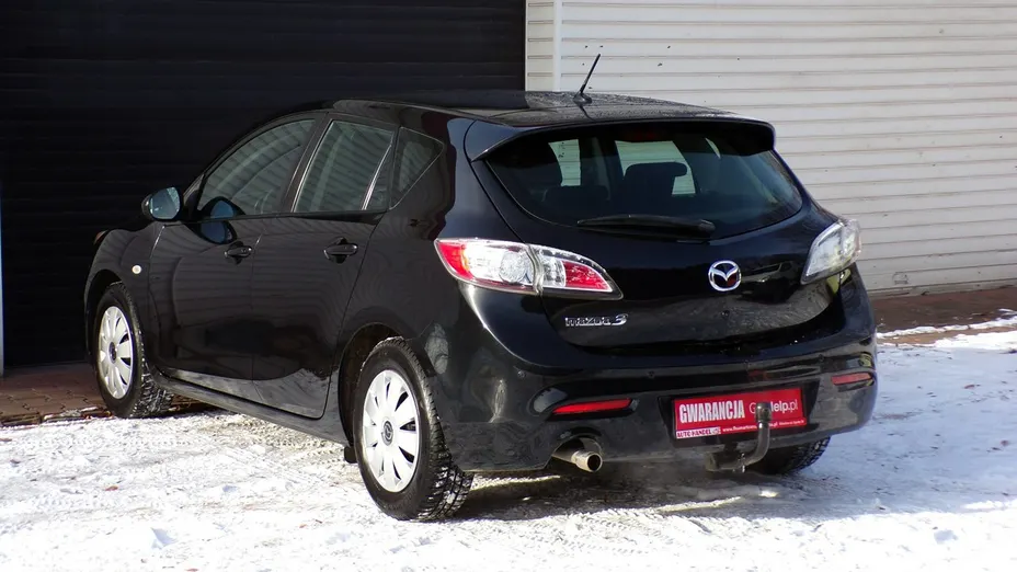 MAZDA 3 -