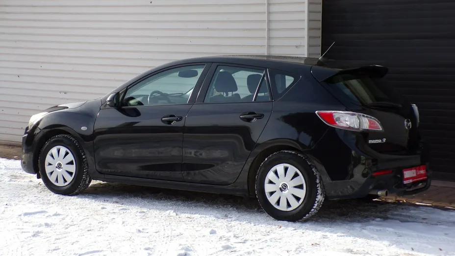 MAZDA 3 -