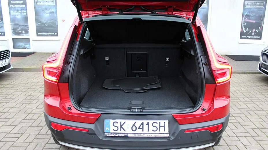 VOLVO XC40 -