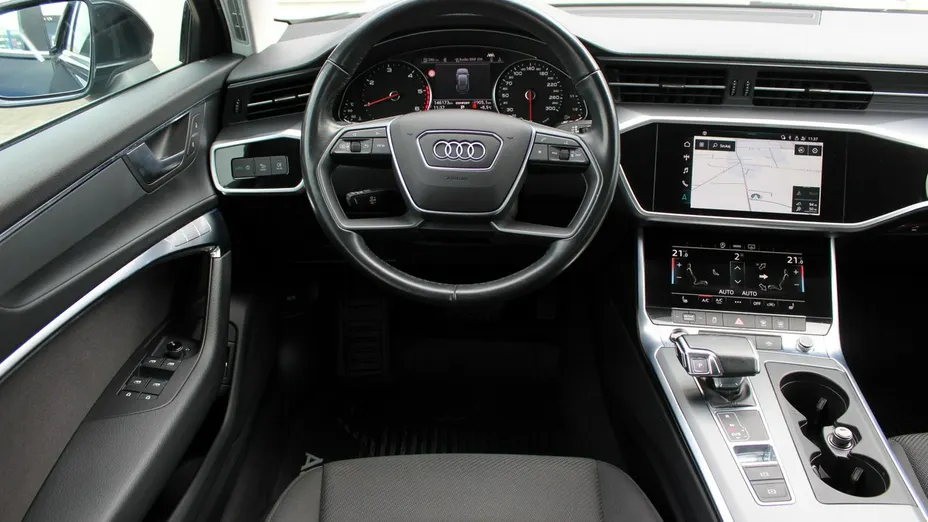 AUDI A6 -