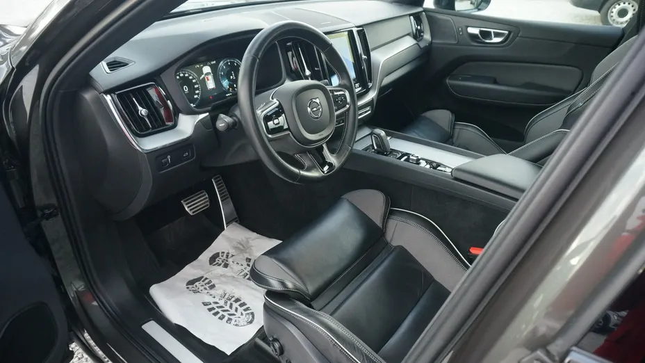 VOLVO XC60 -