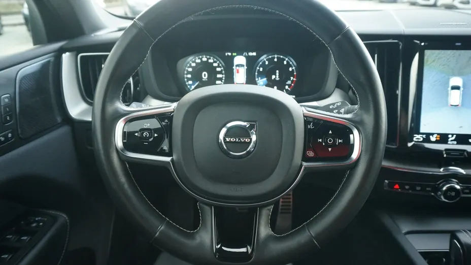 VOLVO XC60 -