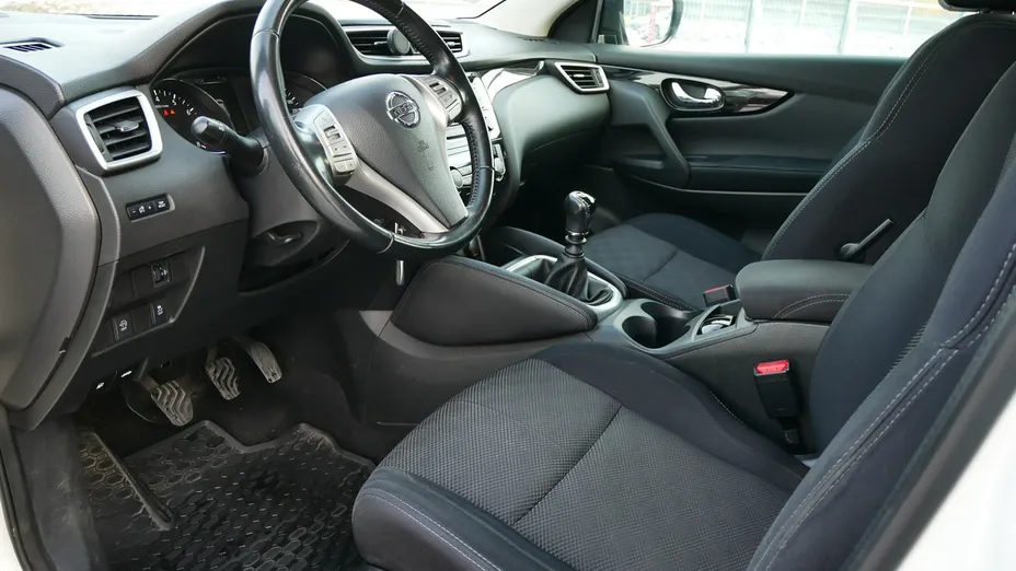 NISSAN Qashqai -