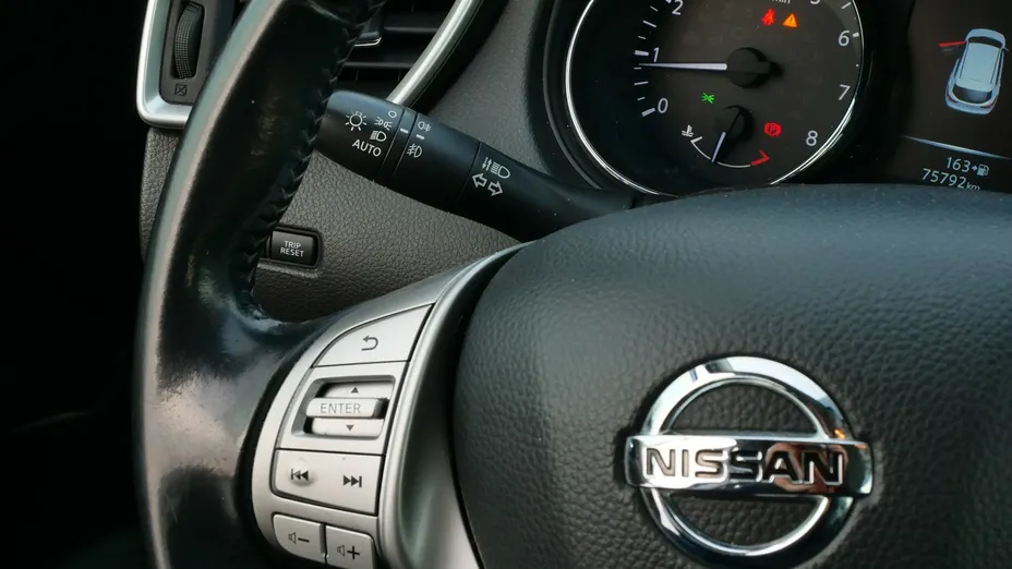 NISSAN Qashqai -