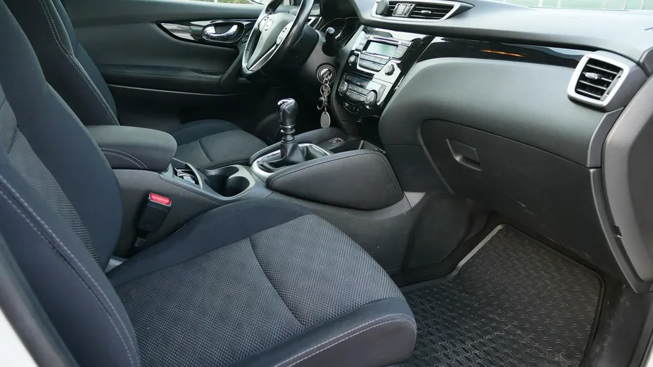 NISSAN Qashqai -