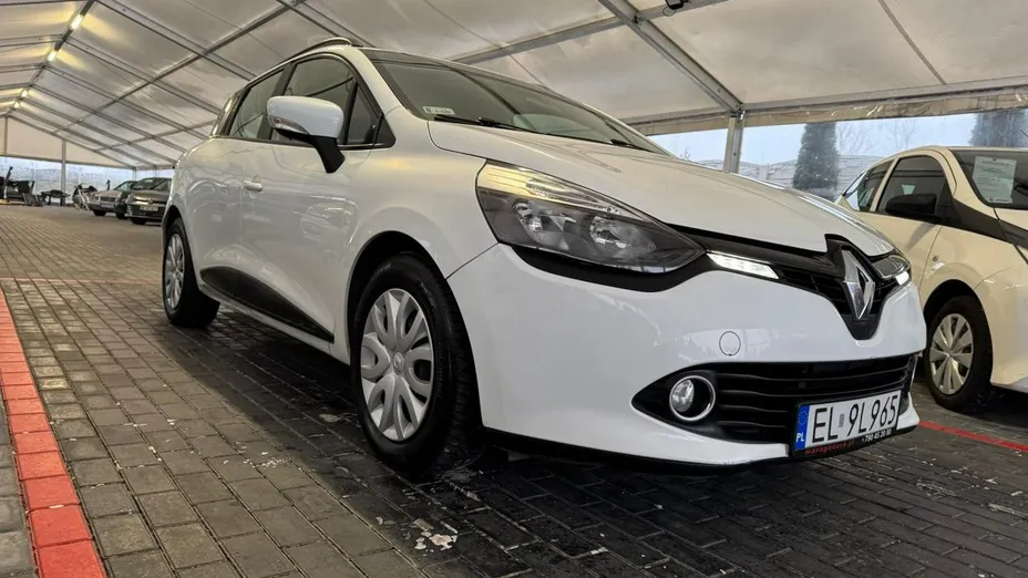 RENAULT Clio -