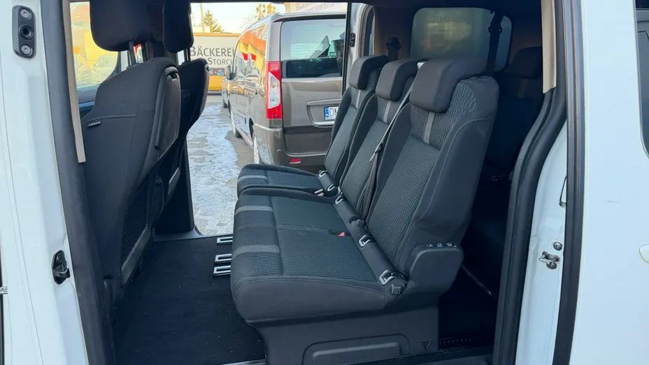 PEUGEOT Traveller -