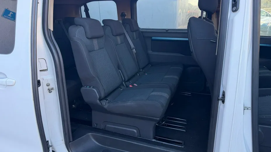 PEUGEOT Traveller -