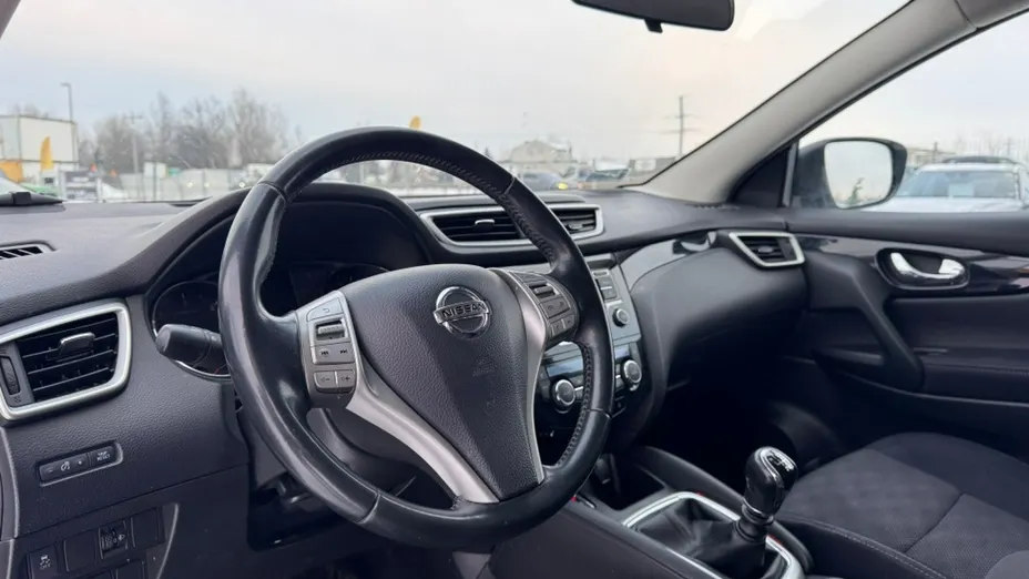 NISSAN Qashqai -