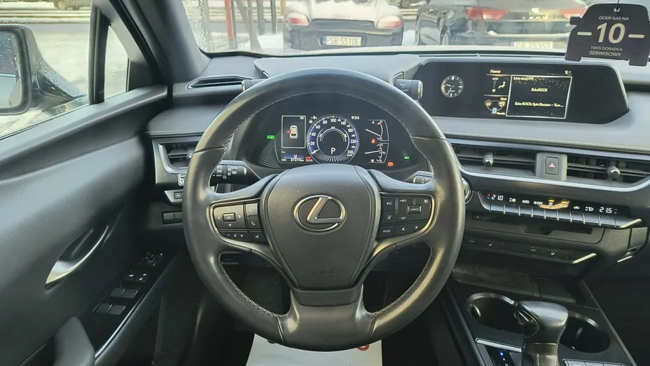 LEXUS UX -
