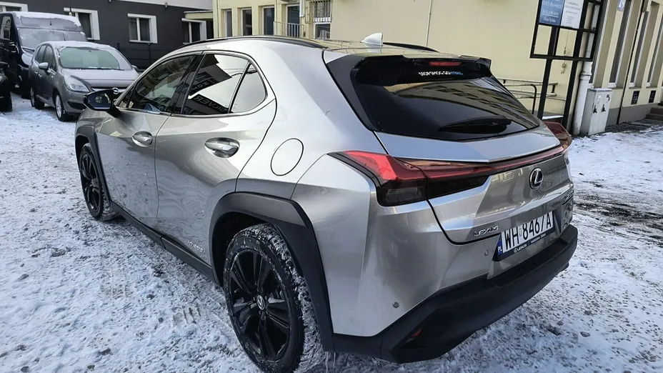 LEXUS UX -
