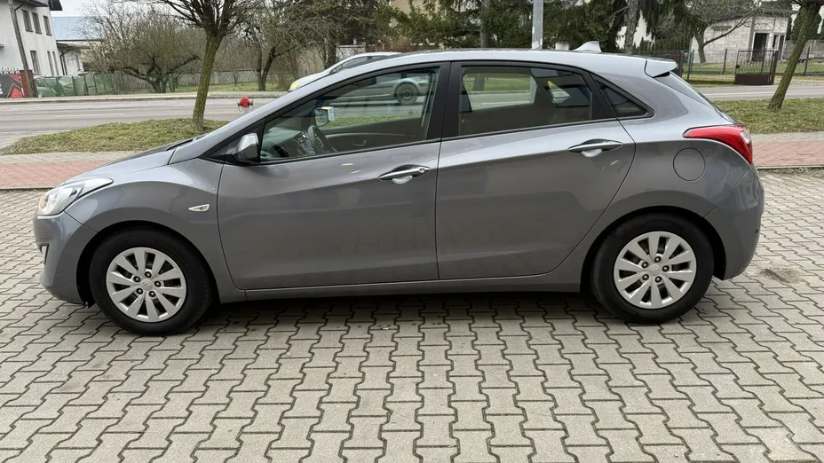 HYUNDAI i30 -