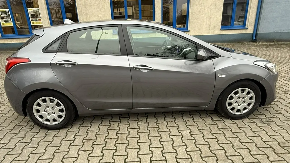 HYUNDAI i30 -