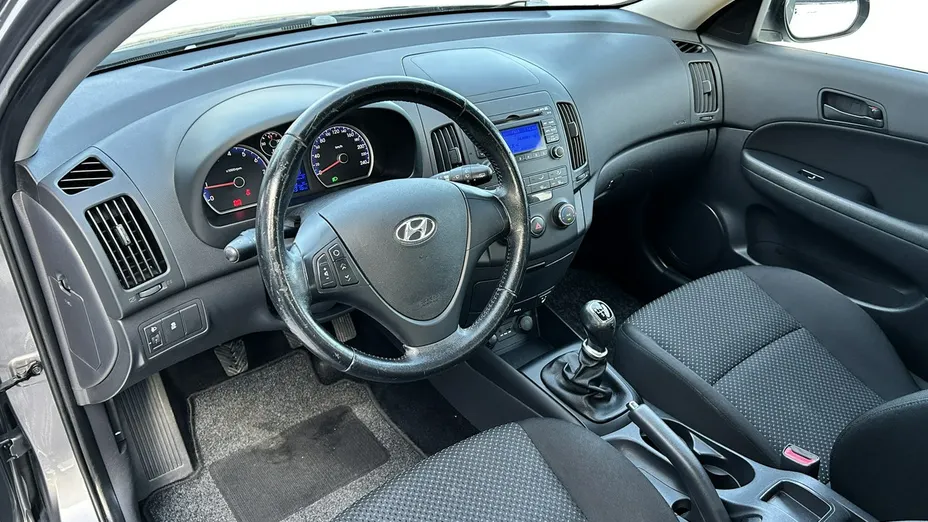HYUNDAI i30 -