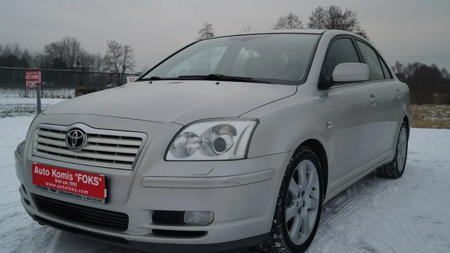 TOYOTA Avensis -