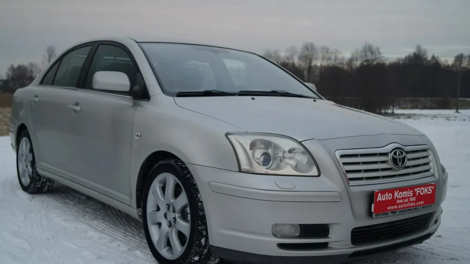 TOYOTA Avensis -