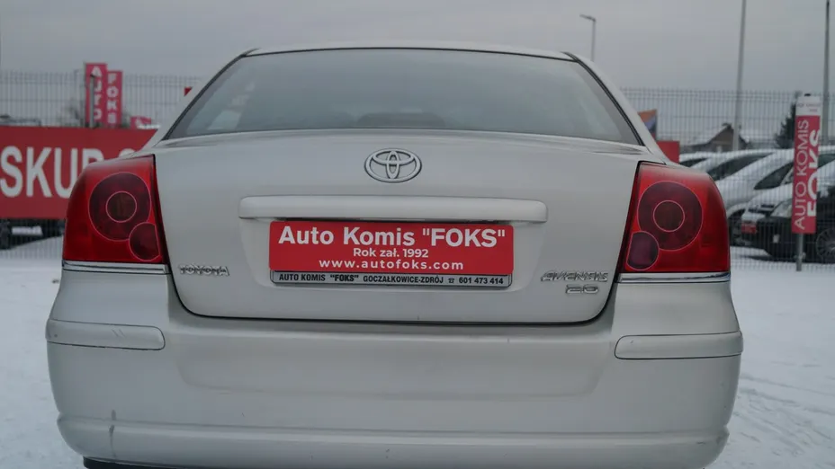 TOYOTA Avensis -