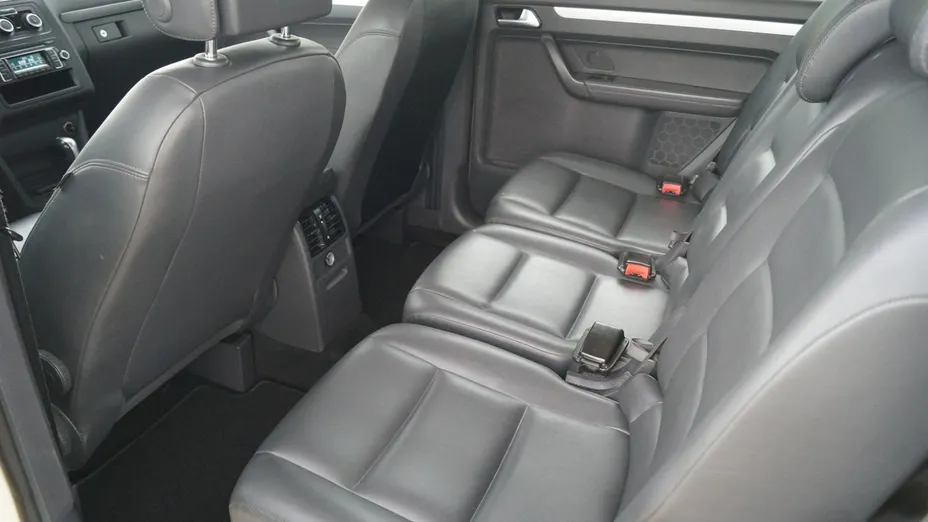 VOLKSWAGEN Touran -
