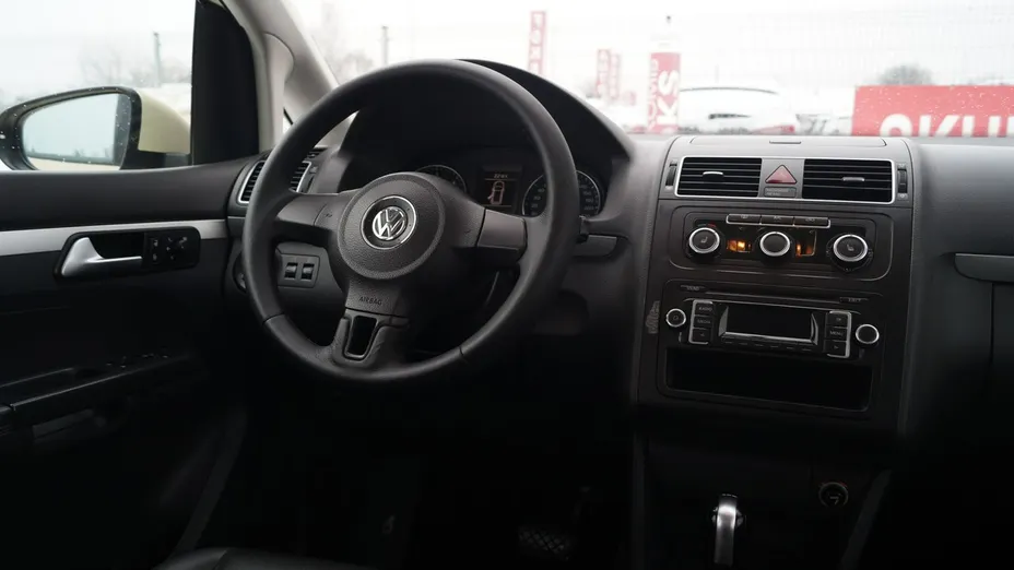 VOLKSWAGEN Touran -
