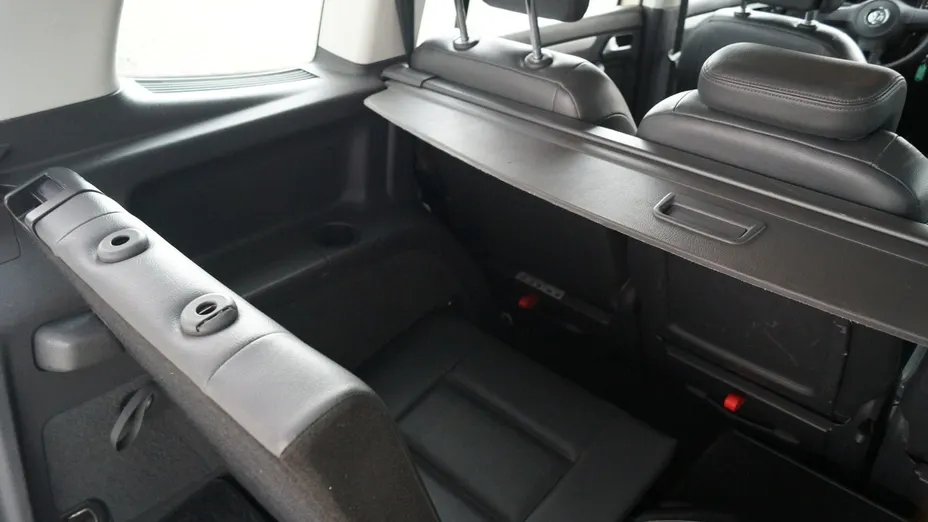 VOLKSWAGEN Touran -