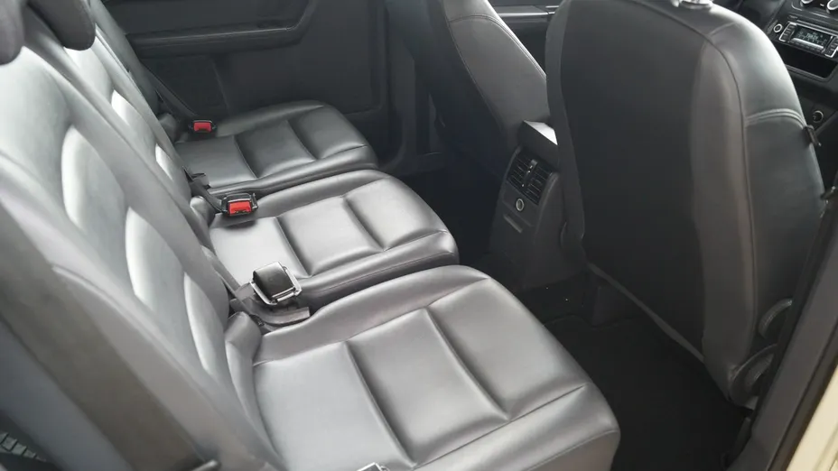 VOLKSWAGEN Touran -