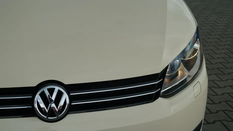 VOLKSWAGEN Touran -