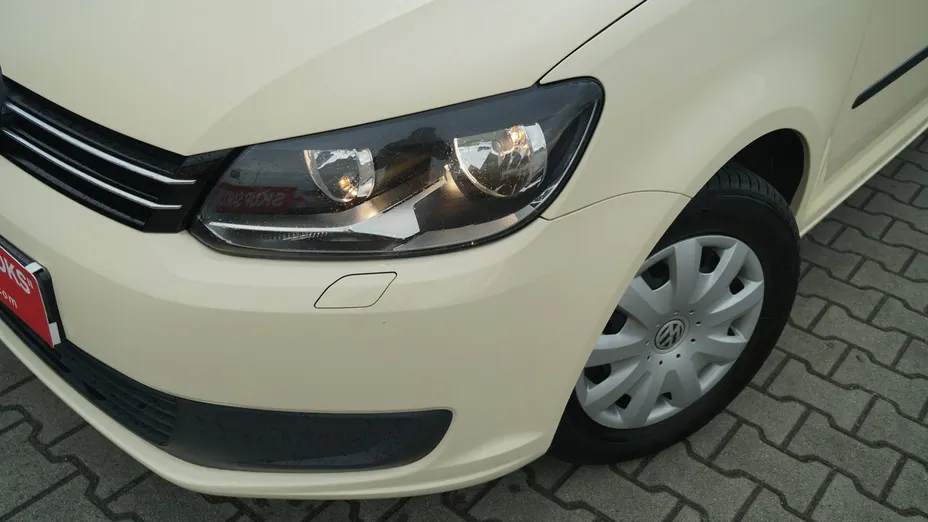 VOLKSWAGEN Touran -