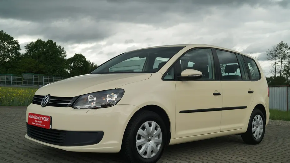 VOLKSWAGEN Touran -