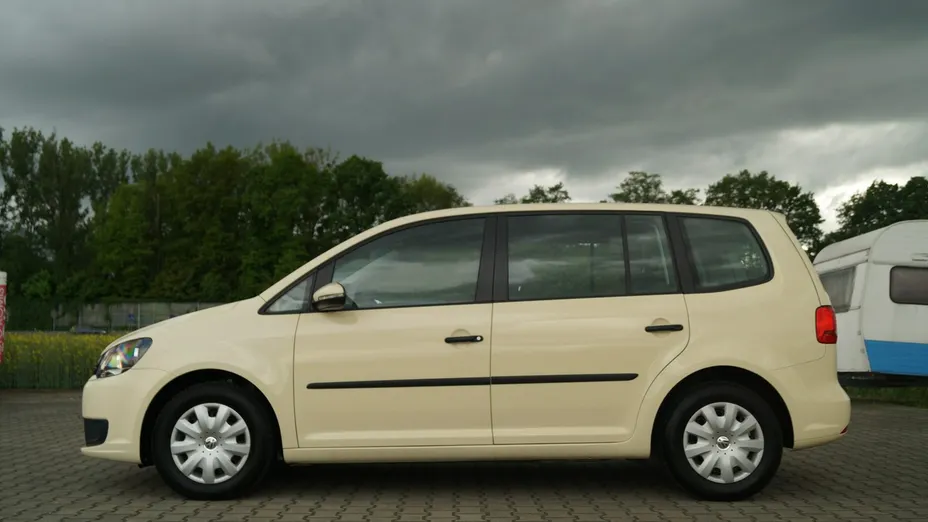 VOLKSWAGEN Touran -