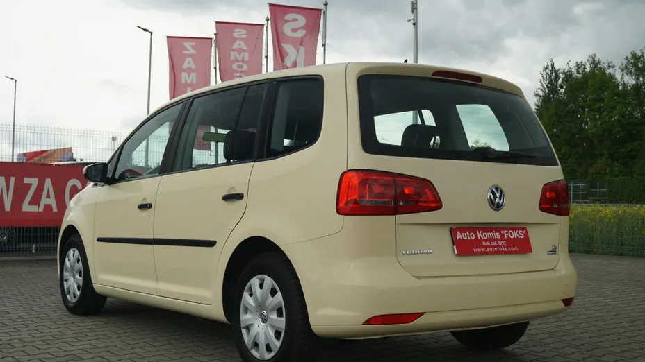 VOLKSWAGEN Touran -