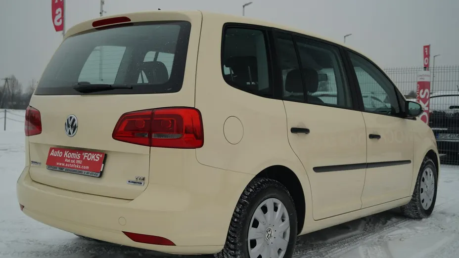 VOLKSWAGEN Touran -