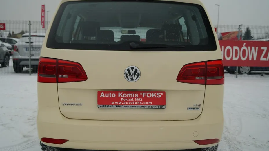 VOLKSWAGEN Touran -