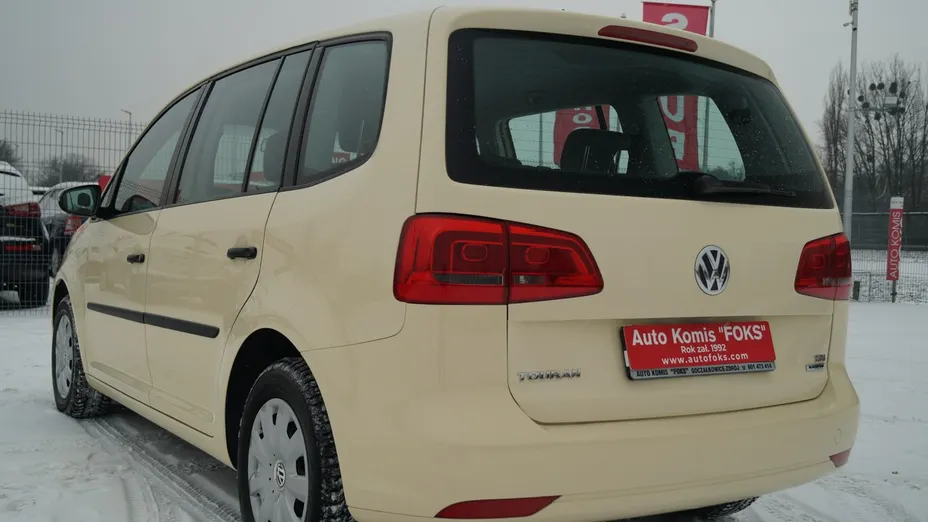 VOLKSWAGEN Touran -