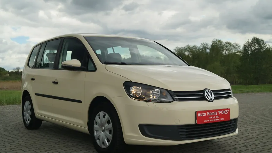 VOLKSWAGEN Touran -