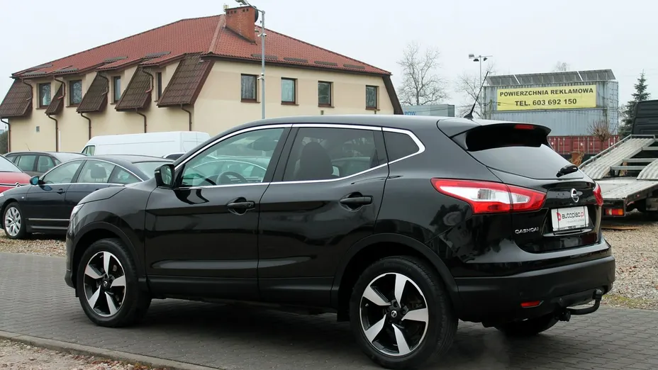 NISSAN Qashqai -